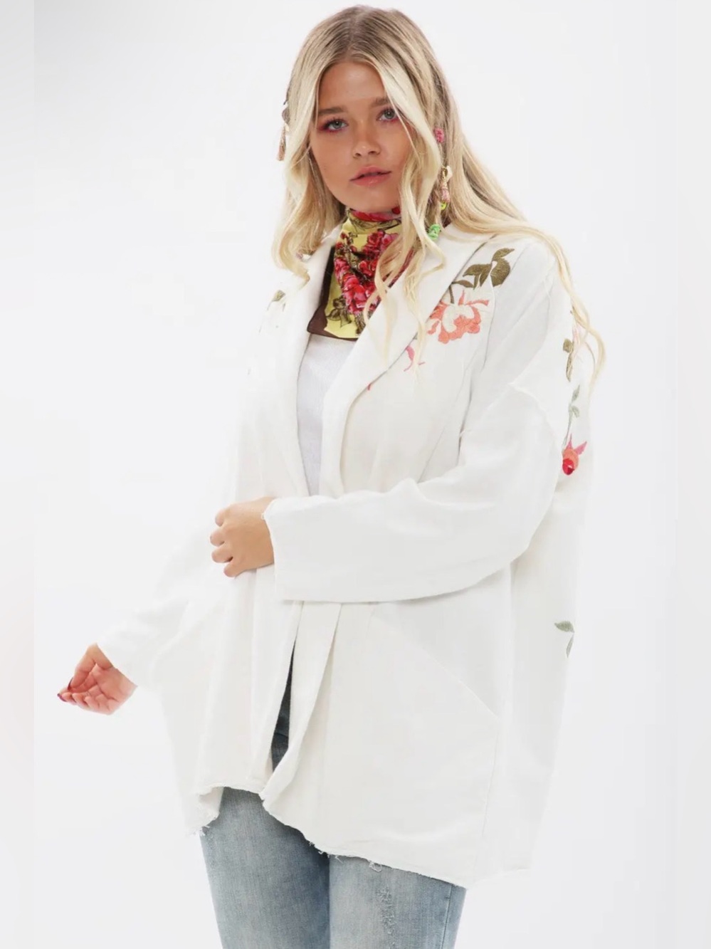 Aratta -Knitted Romance Jacket Embroidered
French Jacket Artisan